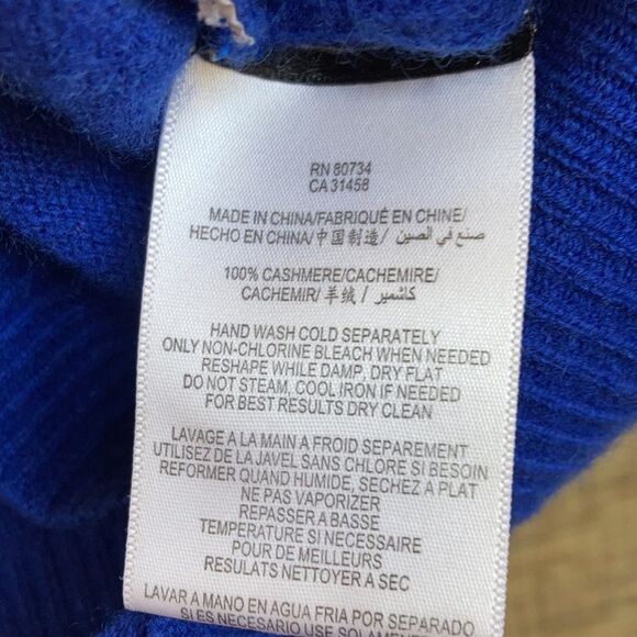 BCBGMAXAZRIA cashmere sweater top color blue - Picture 7 of 7